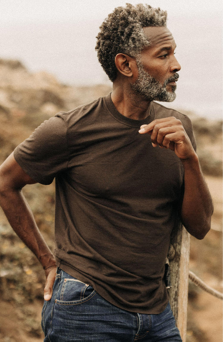 Model wearing The Cotton Hemp Tee in Soil