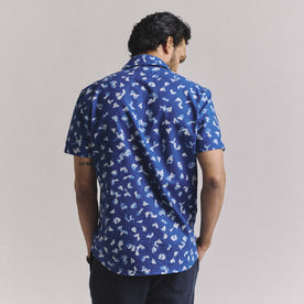 fit model showing off the back of The Short Sleeve California in Dark Navy Ginkgo