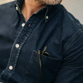 fit model showing the front of The Jack in Indigo Oxford
